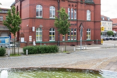 R02